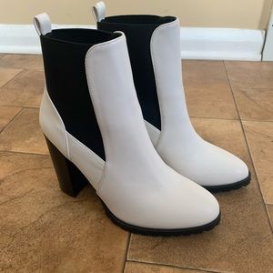 Forever 21 Heeled Booties! 🖤